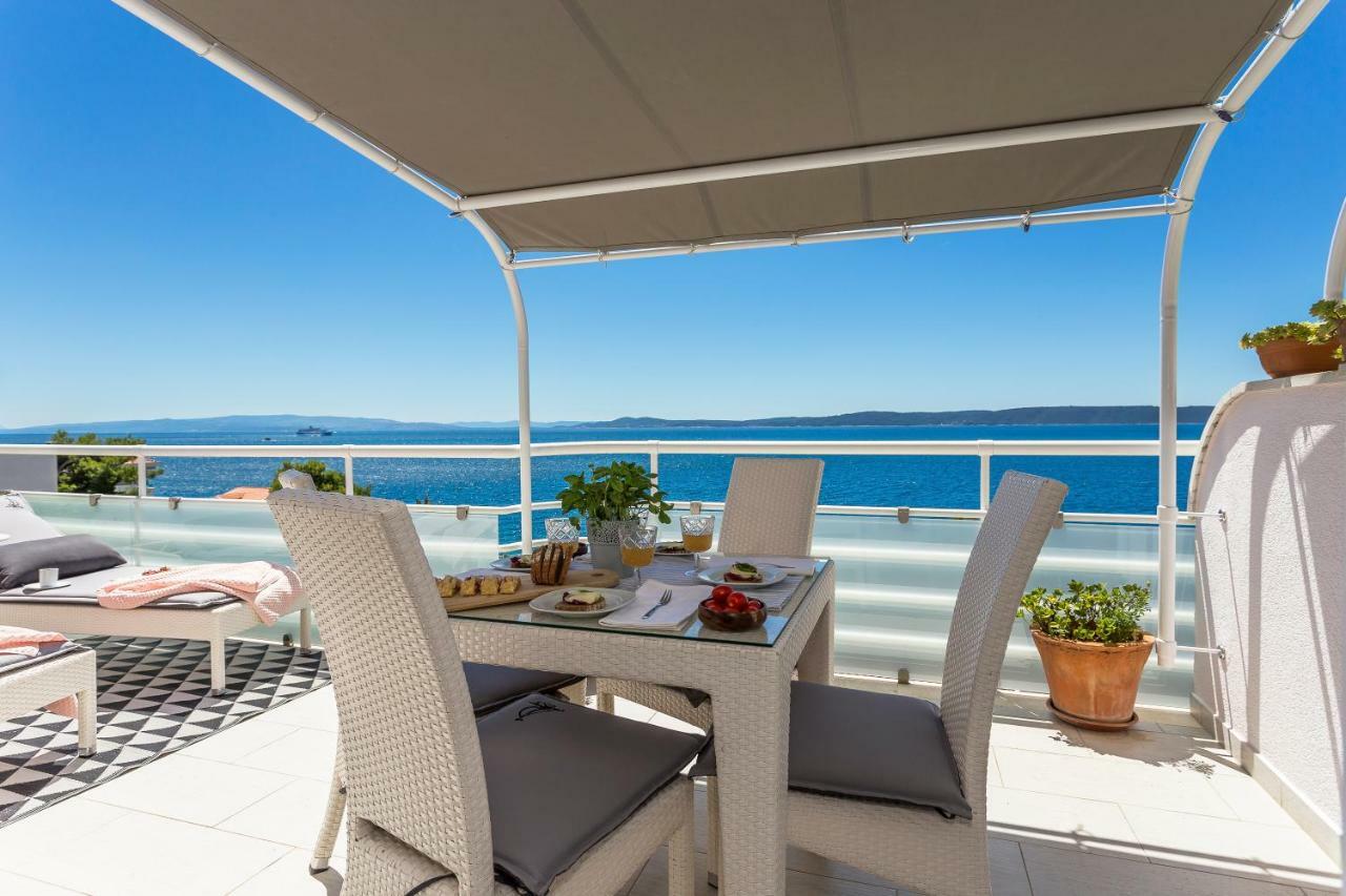 Holiday Home Lola, Sea On A Palm! Heated Pool Trogir Exteriör bild